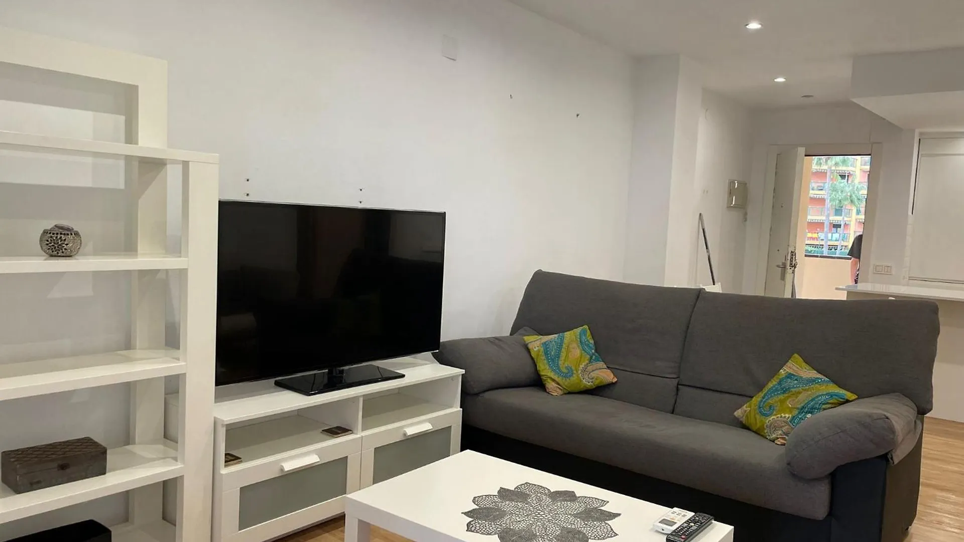 Luxury Apartament contacts